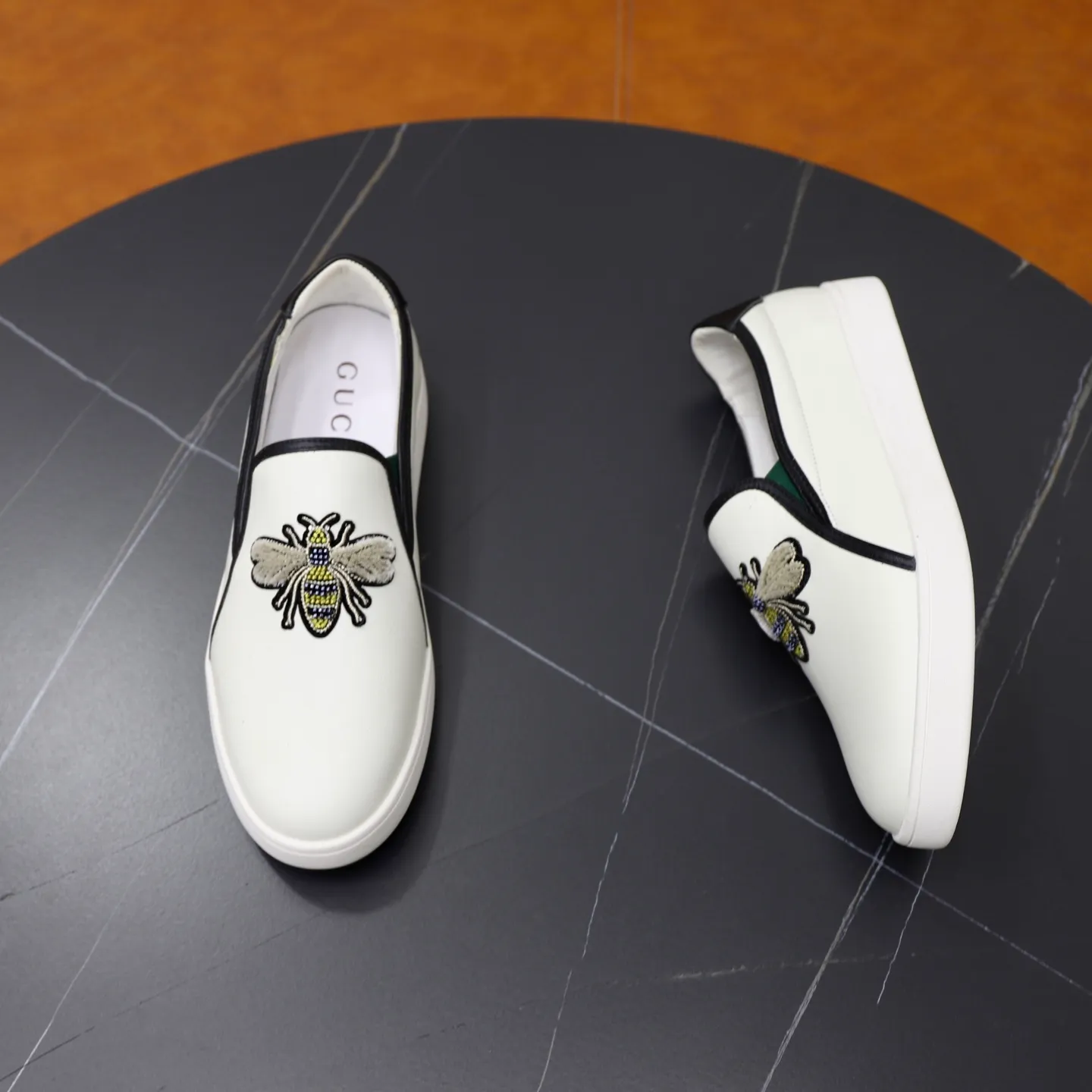 Ex-factory price: 440💰🙅‍♂️🙅‍♂️🙅‍♂️ Brand: Gucci GuCCI Standard code: 38-44 (45 customized) Grade: Same as the official website Material: Original leather splicing Comfortable and breathable pigskin lining Lightweight and wear-resistant sports outsole Style category: Men's fashionable casual shoes Running sneakers Distinguished luxury brand elements Top luxury Color: actual picture color
